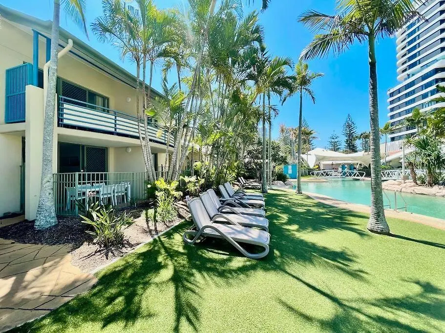 Diamond Beach 30 Gold Coast 0*,  Australia